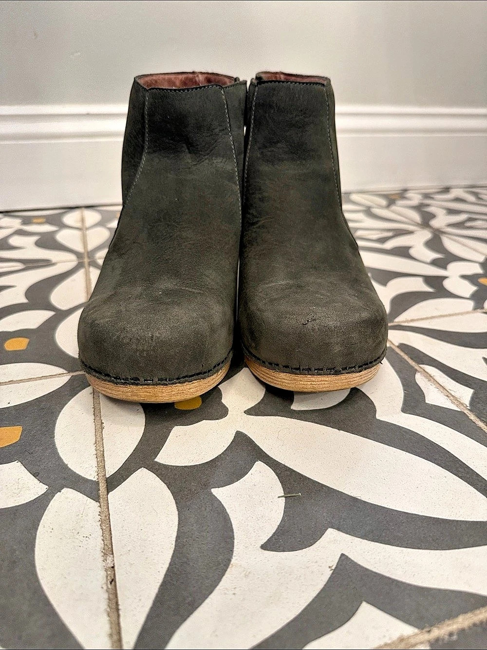 Dansko womenโs ankle boot, hunter green, size 42